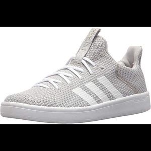Adidas sneakers sz 7 women’s grey new